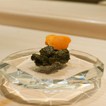 鮨 なんば - アワビの肝にうにのシャーベット乗せ