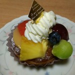 Patisserie petit-grand - タルトフリュイ