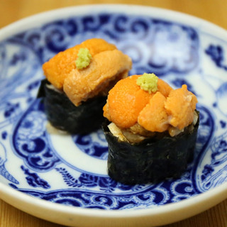 Specialty! All creative specialties such as sea urchin gunkan are exquisite!