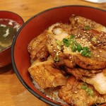 和ガリコ - 豚丼並の肉増しとスープ