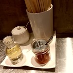 高崎はた山 - 【2018.8.14(火)】テーブルにある調味料