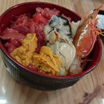 塩釜仲卸市場 マイ海鮮丼コーナー - 