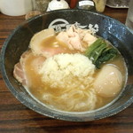 麺屋時茂 - 鶏白湯ラーメン（醤油）＋煮卵（950円）