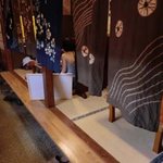 遊水 - 右：小上がり座敷