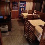 遊水 - 奥のテーブル席