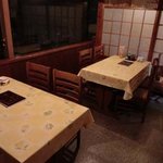 遊水 - 奥のテーブル席