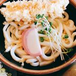 三八屋 - 衣は分厚いけどサクサクで、汁を吸わせると美味しい♪