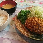 とんかつ くにか - チーズ入りめんちとひれかつ定食 870円