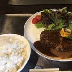 鉄板小町 - ランチの煮込みハンバーグ