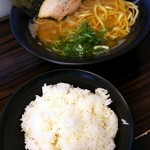 無邪気 - ご飯おかわり自由は100円