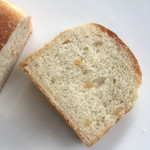 天然酵母ぱん工房 虎 - レモンと生姜の山型食パン