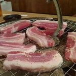 炭火焼肉虎至 - 