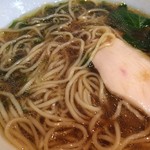 麺LABOひろ - 青海苔を入れてさっぱりしたスープへ味変