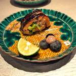 日々魚数寄 東木 - 鰆とアスパラの包み焼き
      〜ブルーベリーのくるみだれ添え〜