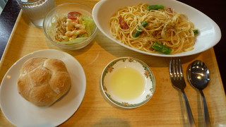 エムズ キッチン - 本日の日替わりパスタ（アスパラとベーコンクリームソース　650円）