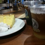 HONOLULU COFFEE - 角度を変えて再撮影したけど、やはり暗い...