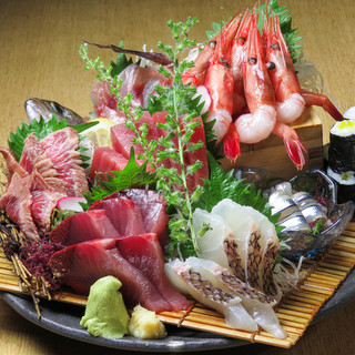 Delicious sashimi purchased directly from Toyosu, which we are proud to say is the third most delicious in Kanda.