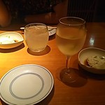 Washoku Sake En - お通しの豆腐と、ピーチスパークリング