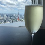 90917052 - シャンパン×東京タワー×青空