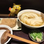 純愛うどん なでしこ - 超肉厚きつねひやかけノーマル760円（税込）