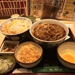 味奈登庵 - かつ丼セット（温かいそば）＋揚げ玉＋玉子♡