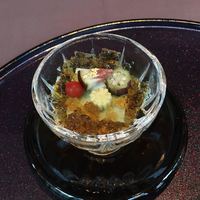 日月火 銀座店 - 先付。小さくカットされた茄子やおくら他の夏野菜の味を楽しみました。