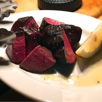 カルネジーオ イースト - 和牛モモ炭火焼き
