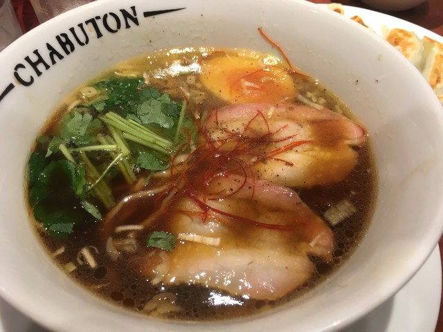 ちゃぶ屋 とんこつ らぁ麺 CHABUTON ヨドバシ横浜店(ちゃぶや とんこつらぁめん ちゃぶとん) - 横浜(ラーメン)