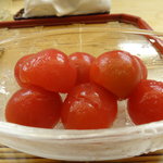 割烹 やました - プチトマトタバスコをかけて
