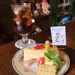 Babushuka - レモンマーマレードのチーズケーキとアイスティー、800円。（内税）