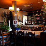 デノーズ - 店内は昔ながらのレトロな雰囲気です♪