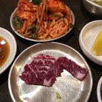 大衆ホルモン焼肉 順 - ハラミ刺し