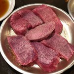 大衆ホルモン焼肉 順 - タン