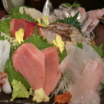 千代の追風 - おまかせ刺盛（ホタテ、鯵、カンパチ、生蛸、赤身、中トロ、青鯛）