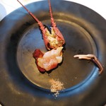 ウシマル - 勝浦産の伊勢海老。自家製、海老塩添え