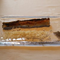 ウシマル - 九十九里産の天然うなぎ。山わさび、山椒塩添え