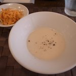 PASTAVOLA - 人参とツナのサラダ＆白いんげんのポタージュ