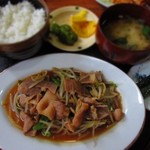 Horumon Yaki Gankooyaji - ホルモン炒め定食　500円