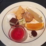 ロウリーズ・ザ・プライムリブ - 