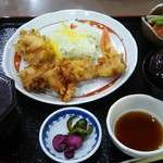 道の駅 原尻の滝　レストラン白滝 - 鳥天定食 900円