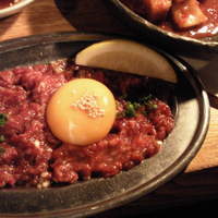焼肉ホルモン 稲田 - ユッケ