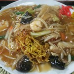 湖月 - あんかけ焼きそば 麺を引っ張り出し