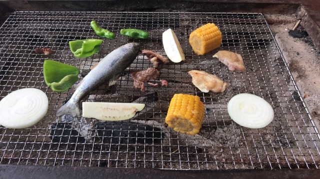 養老渓谷釣堀センター 養老渓谷 定食 食堂 食べログ