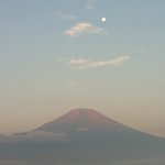 ラウンジ ドルチェ - おまけ（朝焼けの富士山と月）
