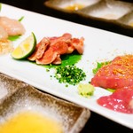 かしわや 泰 美酒佳鶏 - 地鶏つくり盛り合わせ