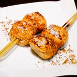 かしわや 泰 美酒佳鶏 - コレが絶品、レアつくね