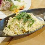 プチレストラン カナモリ - しらすと大葉の炒飯 800円