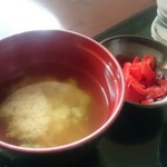 日の出食堂 - 味噌汁&福神漬付き
