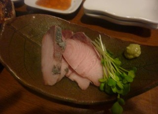 酒と飯の 喜口屋 - わらさの刺身（５００円）