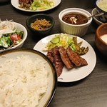 牛たん炭焼き 利久 多賀城店 - 